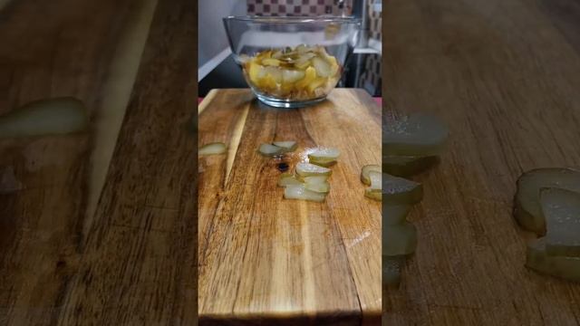 Салат с курицей #Shorts смотреть онлайн