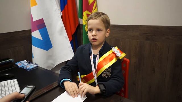 НОВЫЙ МЭР Ян отвечает на вопросы смотреть онлайн