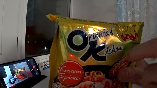 Лапша, зубная паста из Таиланда (распаковка) смотреть онлайн