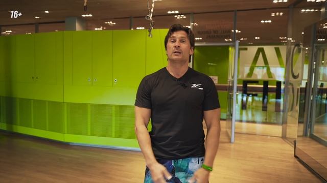 СИЛОВЫЕ УПРАЖНЕНИЙ ДЛЯ ДОМА / Тренировка с резинками смотреть онлайн