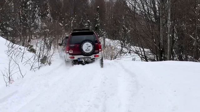 TÜRKİYE DE İLK KAR PALETLİ PAJERO SUZUKİYİ KURTARDI смотреть онлайн