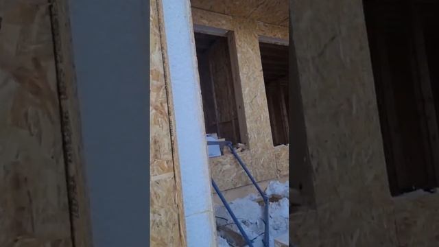 Закончили отделку оконных проемов корпуса 