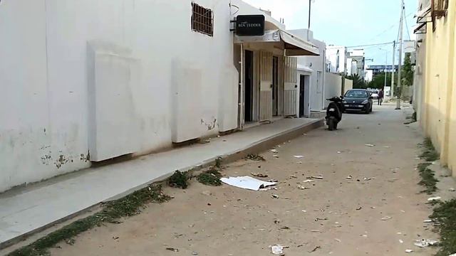 Реалистичный Тунис.Блогеры обманываю о грязи в России. смотреть онлайн