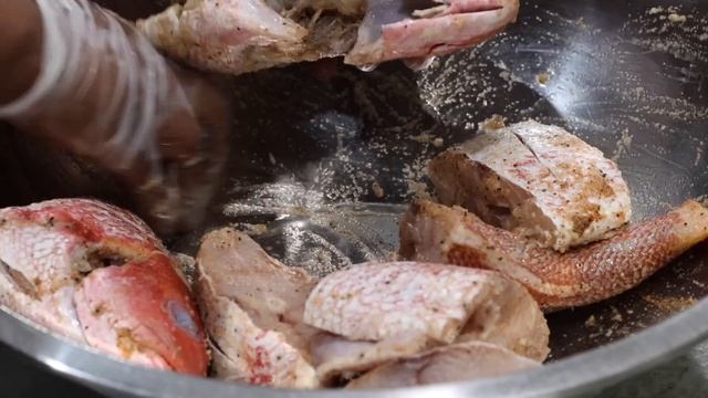 The Perfect Fried Red Snapper Recipe смотреть онлайн