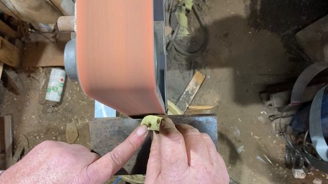 Knife Bolsters, How to make a knife bolster, How to attach bolsters on a knife смотреть онлайн