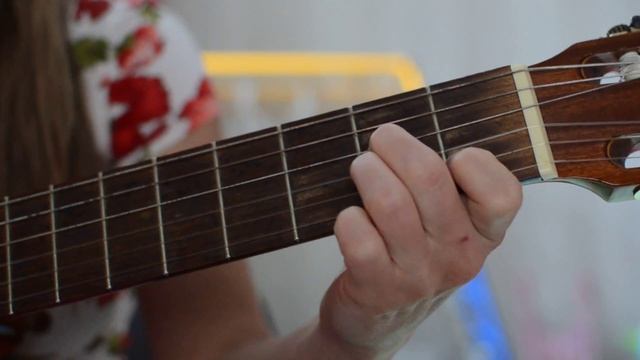 Новый год , песня на гитаре. Новогодняя песня/ Три аккорда Am Dm E смотреть онлайн