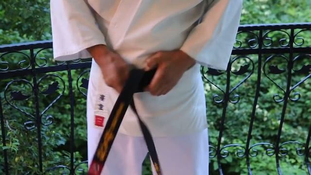 How to tie a karate belt (obi)? / Как правильно завязывать пояс? смотреть онлайн