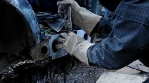 Как поменять пороги на "девятке"? Замена порогов и арок на ВАЗ-21099. Сварка кузова электродом.