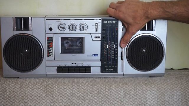 Sharp GF-7300Z. А ничё так. Могло бы быть и хуже смотреть онлайн