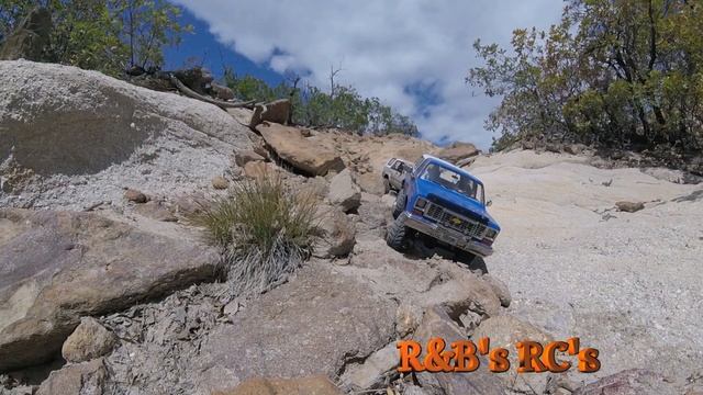 1/10 Crawlers | RC4WD TF2 w/1979 Chevrolet K/5 Blazer Body & RC4WD TF2 w/1985 Toyota 4Runner Body смотреть онлайн