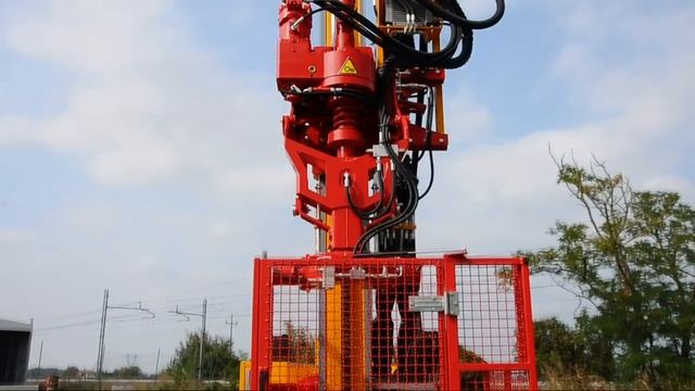 HYDRAULIC DRILLING RIG MI8 FOR DIAMOND CORE DRILLING смотреть онлайн