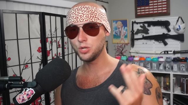 Twitch Streamer Shoots Intruder Live on Stream смотреть онлайн