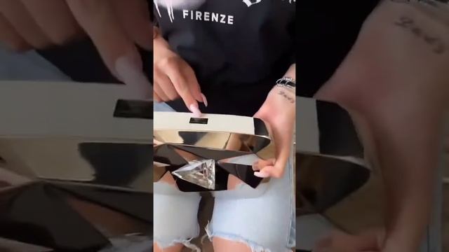 Новая награда в доме Леди Дианы смотреть онлайн