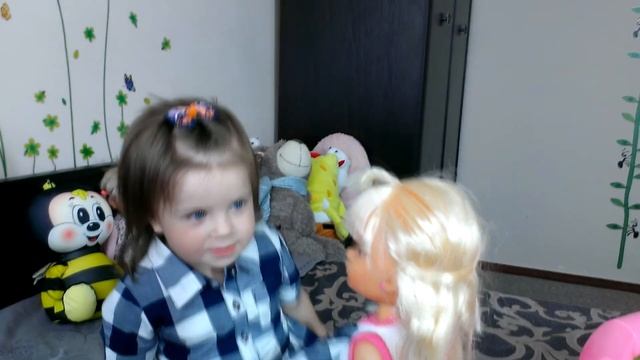Сюрприз в бассейне с шариками! Кукла Nancy Hair Braids Doll. Плетём косички и жгутики смотреть онлайн