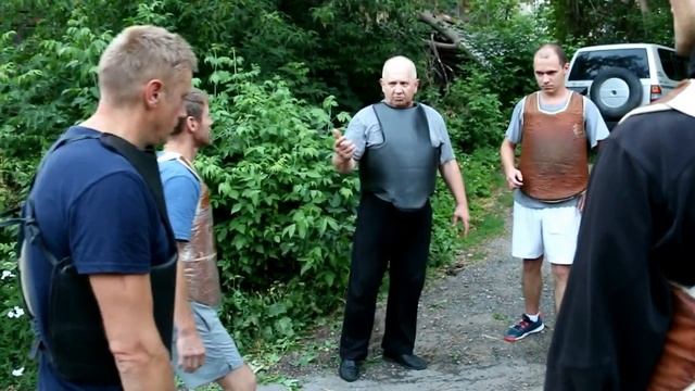 Тренировка на улице. Как правильно бить кулаком, локтем? Тренировка корпуса смотреть онлайн