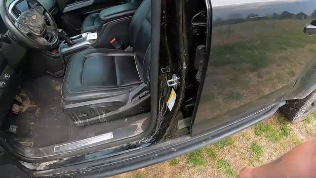 Tail Light Replacement on a 2019 Chevy Colorado Zr2. DIY and save money! смотреть онлайн