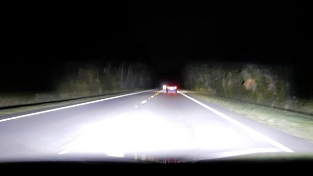 Mercedes w212 Adaptive headlights! EURO Intelligent Light System in action! смотреть онлайн