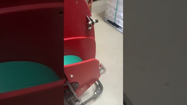 ErgoPack - Model 740E - Loading the Strap смотреть онлайн