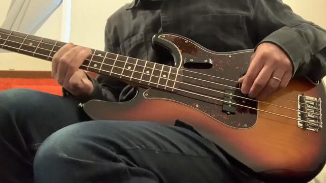 1997-1999 Fender American Vintage ‘62 Precision Bass 34” Scale AVRI Sunburst USA смотреть онлайн