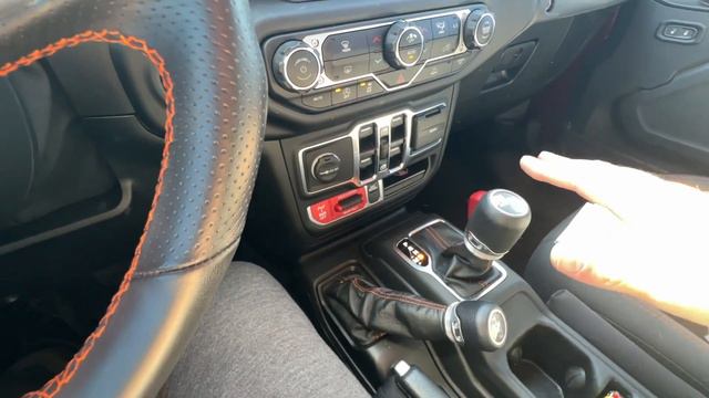 Shifting The Jeep Gladiator Into 4 Wheel Drive For The First Time смотреть онлайн