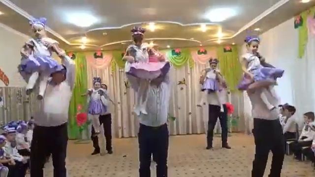 КБР, г.Прохладный, МБОУ " СОШ№;"ДО№22-Танец с папами "Доченька" смотреть онлайн