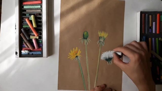 Рисуем одуванчики сухой пастелью на крафтовой бумаге. Пленэр. Рисуем цветы пастелью. смотреть онлайн