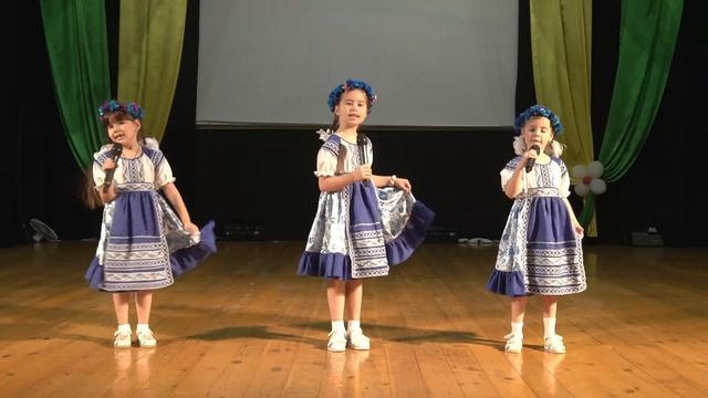 Песня "Наша бабушка", ансамбль "Весёлые звоночки", Вагайский детский сад "Родничок" смотреть онлайн