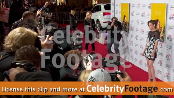 Kristen_Stewart_Julianne_Moore_at_the_AFI_Fest_2014_Still_Alice_Special_Screening