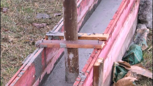 Забор металлический из профнастила для дома и дачи с воротами, столбами из кирпича, строительство и смотреть онлайн