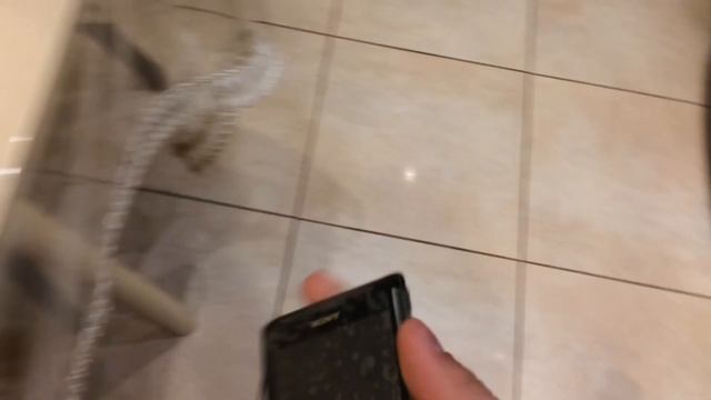 ДРОП ТЕСТ! ТЕЛЕФОН В ЗАЩИТЕ ПРОТИВ ТЕЛЕФОНА БЕЗ ЗАЩИТЫ! СТОИТ ЛИ КЛЕИТЬ ПЛЁНКИ? смотреть онлайн