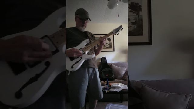 Rhythm Changes On The Ibanez Mikro смотреть онлайн