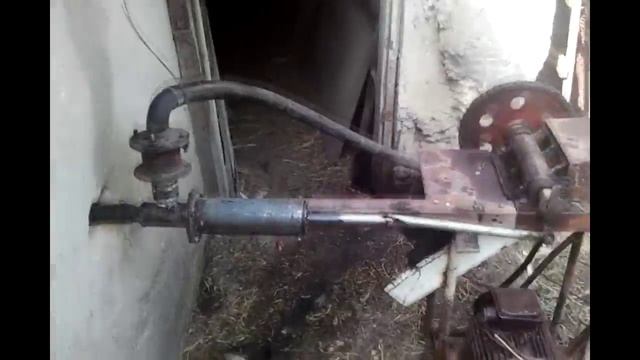 Вакуумный насос своими руками ( поршневой насос ) Vacuum pump with his own hands смотреть онлайн
