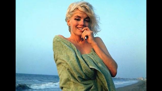 Marilyn Monroe - Down By The Sea [Morcheeba ~ The Sea, Live Version]