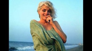 Marilyn Monroe - Down By The Sea [Morcheeba ~ The Sea, live version]