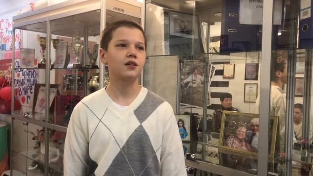 Страна читающая—Александр Моргун читает произведение «Низкий дом с голубыми ставнями...» С.А.Есенин смотреть онлайн