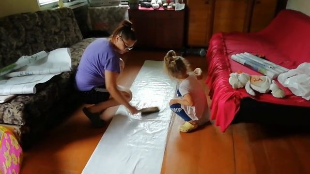 КЛЕИМ ОБОИ НА ДВП. МОЕМ КОВРЫ НА ДАЧЕ. смотреть онлайн