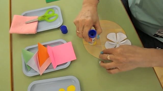 Аппликация Цветочная полянка смотреть онлайн