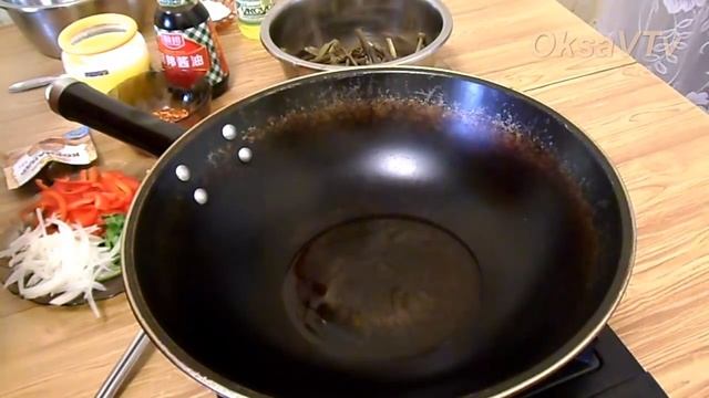 Теплый салат из папоротника с рисовой лапшой. Warm salad of fern with rice noodles. смотреть онлайн