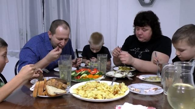 МУКБАНГ. Жареная картошка. Овощи. смотреть онлайн