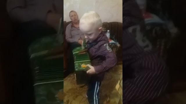 Играет на папином баяне 3 года 2 мес смотреть онлайн