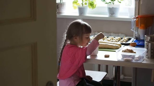 Кристина пьет чай ложечкой смотреть онлайн