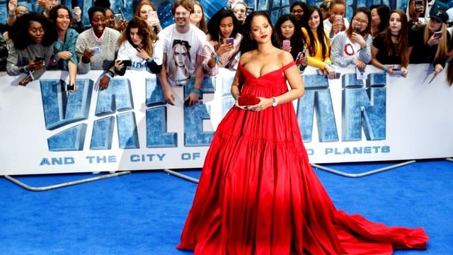 Растолстевшая Рианна приводит в ужас своих поклонников смотреть онлайн