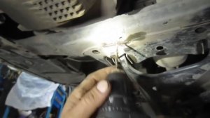 Стук от защиты двигателя Рено Логан