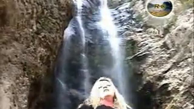 Erika y su encanto del norte - mi santa tierra смотреть онлайн