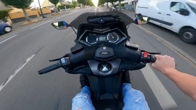 JE TÂTE LE TMAX CONDUITE DE CHARLATAN !? смотреть онлайн