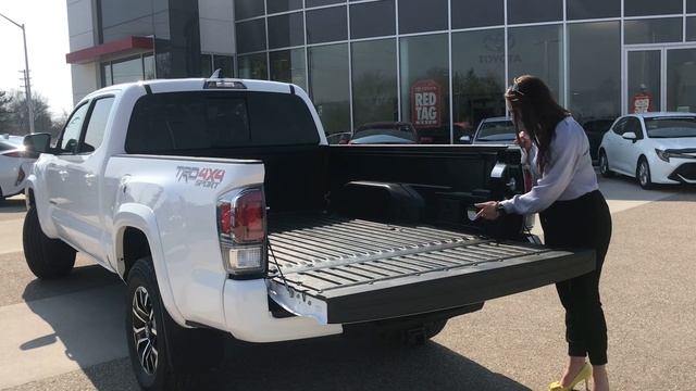 2021 Toyota Tacoma TRD Sport Premium Walk Around | London, Ontario смотреть онлайн