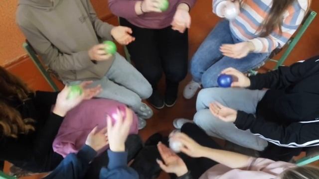 Рахманінов.Італійська полька.кольорові кульки.метроритмічна гра смотреть онлайн