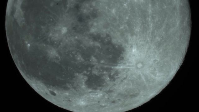 Moon with Svbony MK105 telescope, 2023\03\07, 22:25 смотреть онлайн