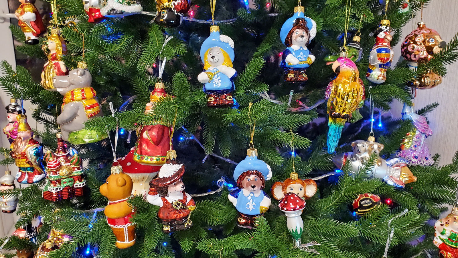 Елочные игрушки Дартаньян и три мушкетера. Лисичанск. смотреть онлайн