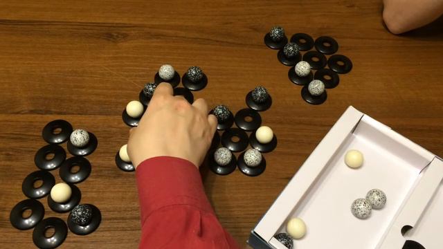 Играем в настольную игру Зерц (Zertz)